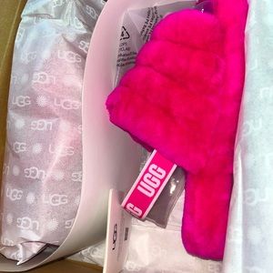 Brand New Fluff Yeah Pink Ugg Slides Kids 6 Womens 7.5